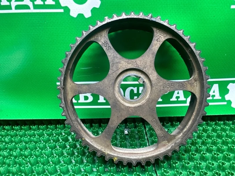 Шестерня распредвала Volkswagen 06B109111