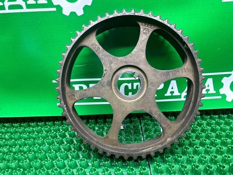 Шестерня распредвала Volkswagen 06B109111