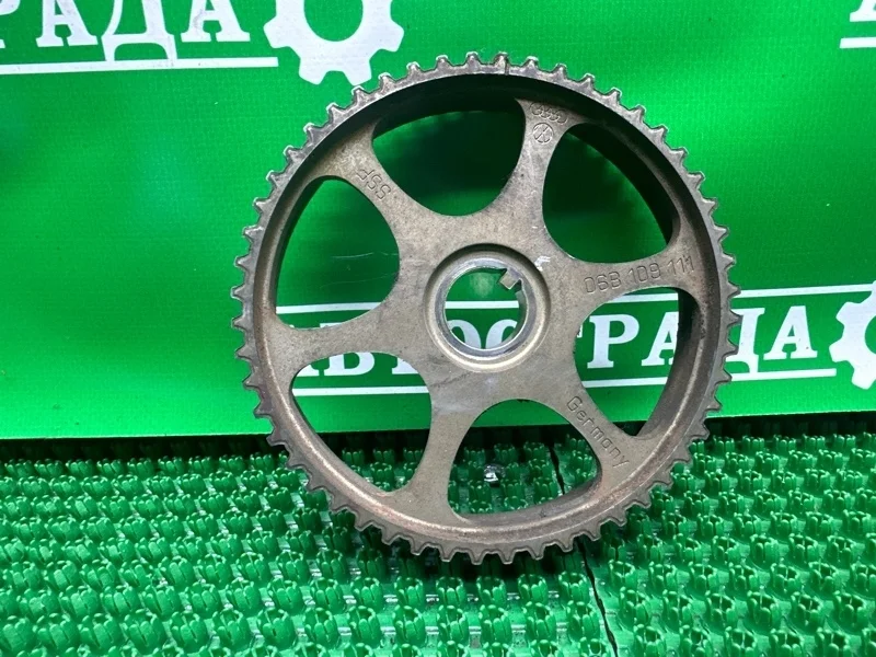 Шестерня распредвала Volkswagen 06B109111
