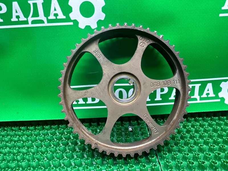 Шестерня распредвала Volkswagen 06B109111