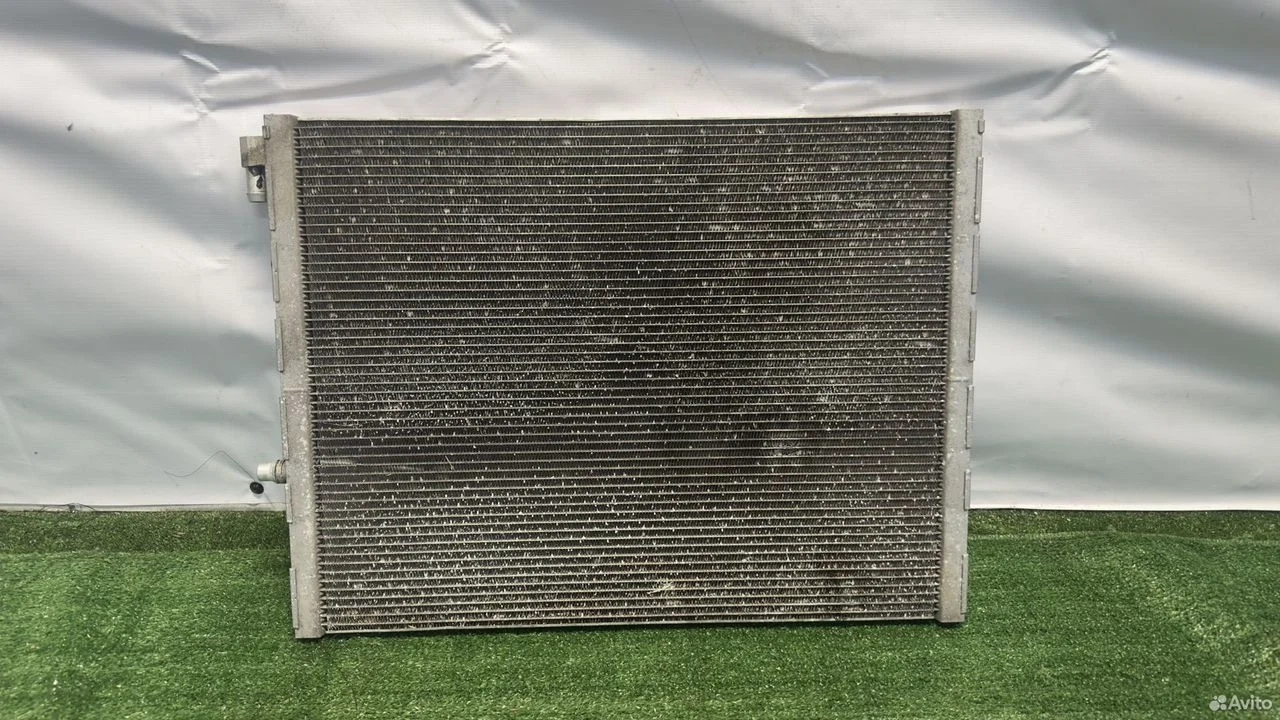 Радиатор охлаждения двигателя bmw 17117576273