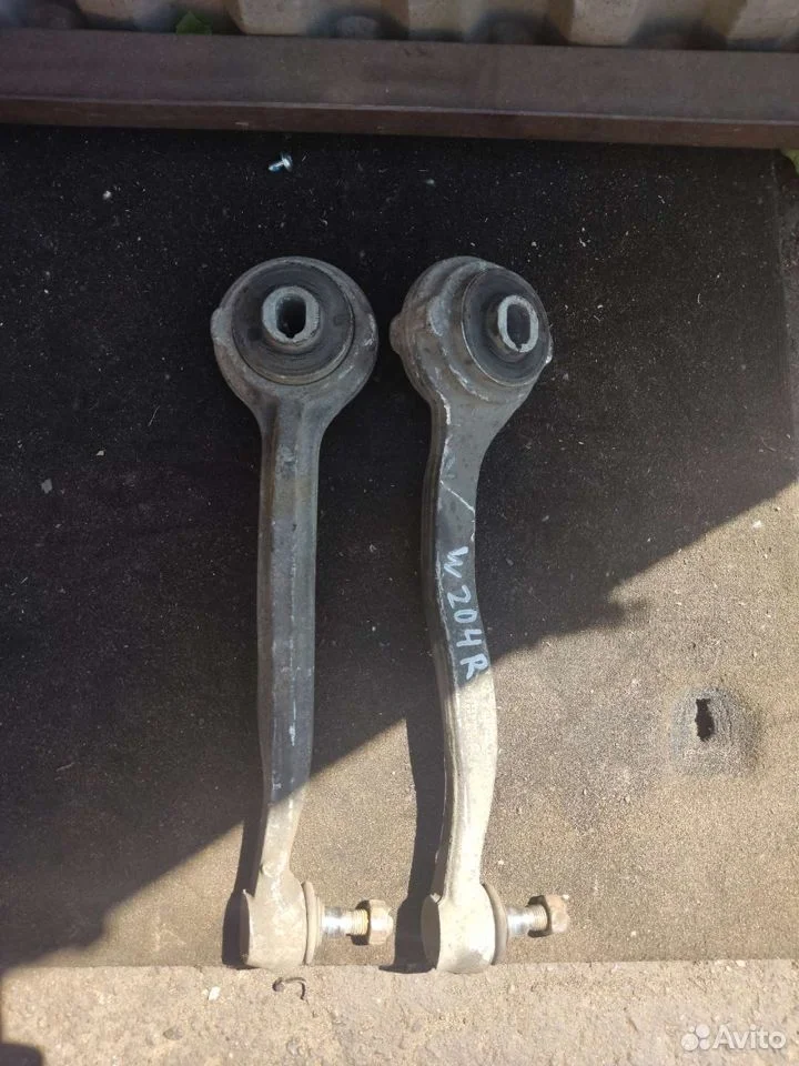 Продольный рычаг верхний mercedes w204