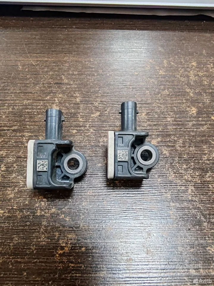 Датчик ускорения mercedes a1668210151