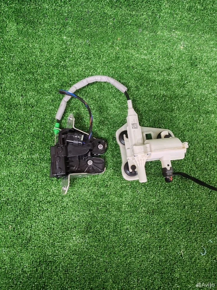 Замок багажника в сборе mercedes a0997400600