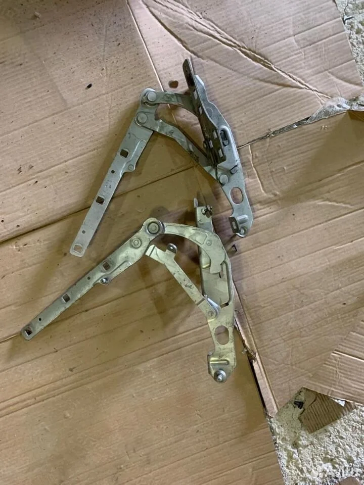 Петля капота mercedes sl w230 a2308800228