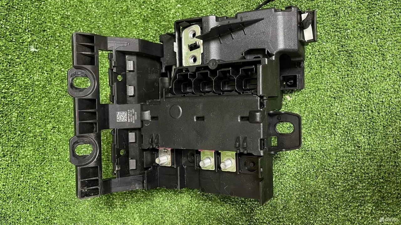 Распределитель b+ задний bmw g01 g02 g08 f97 f98