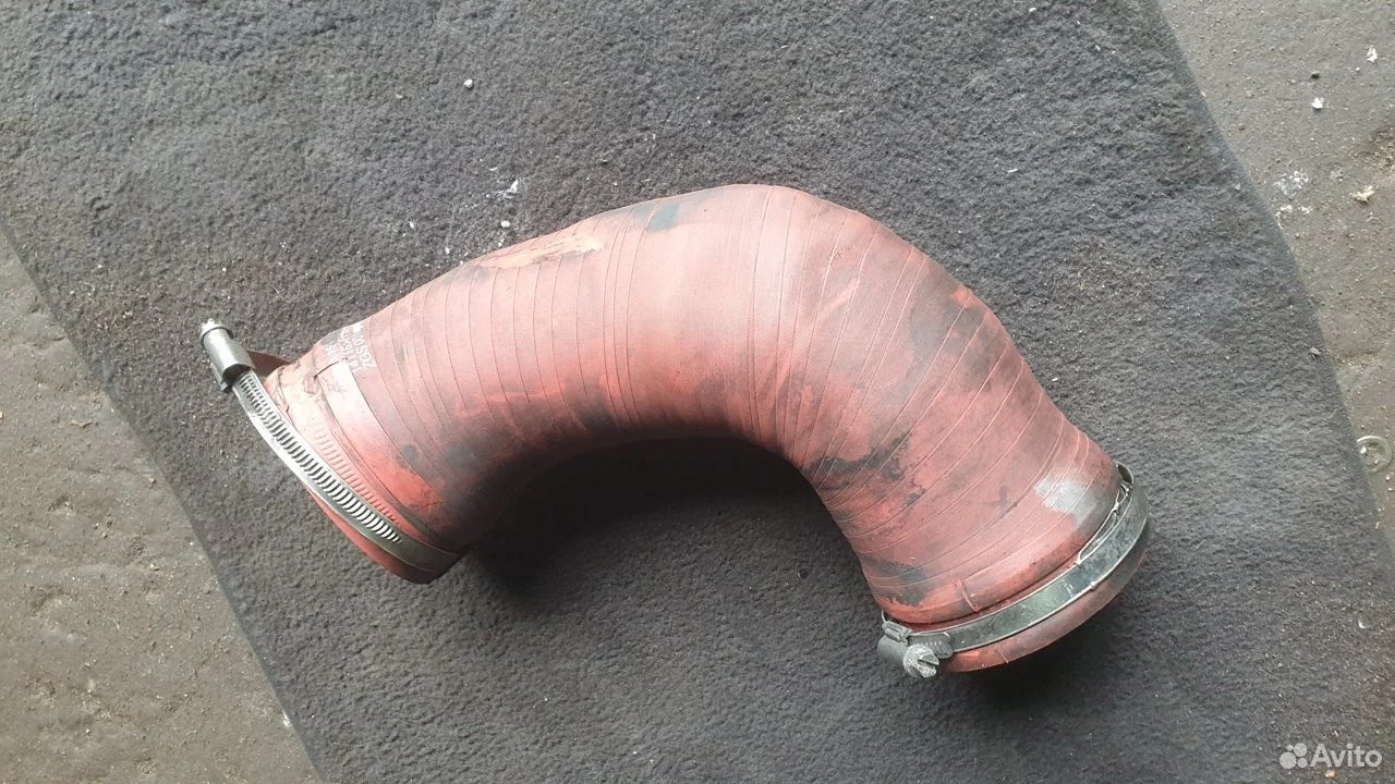 Патрубок интеркулера om629 на mercedes a1645281882