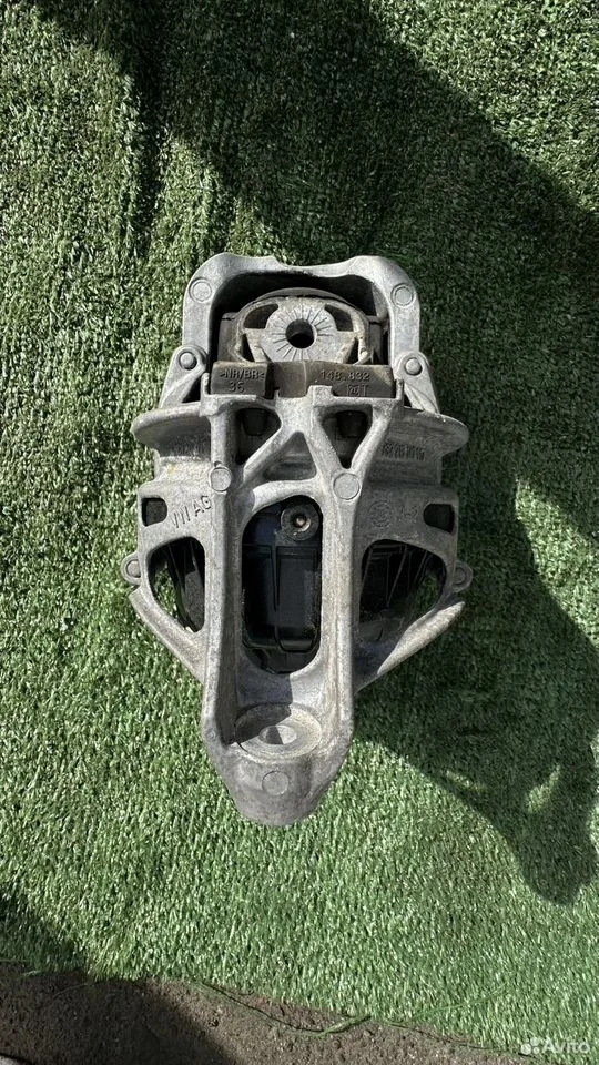 Подушка двс правая volkswаgen touareg 3.0 tdi 2018