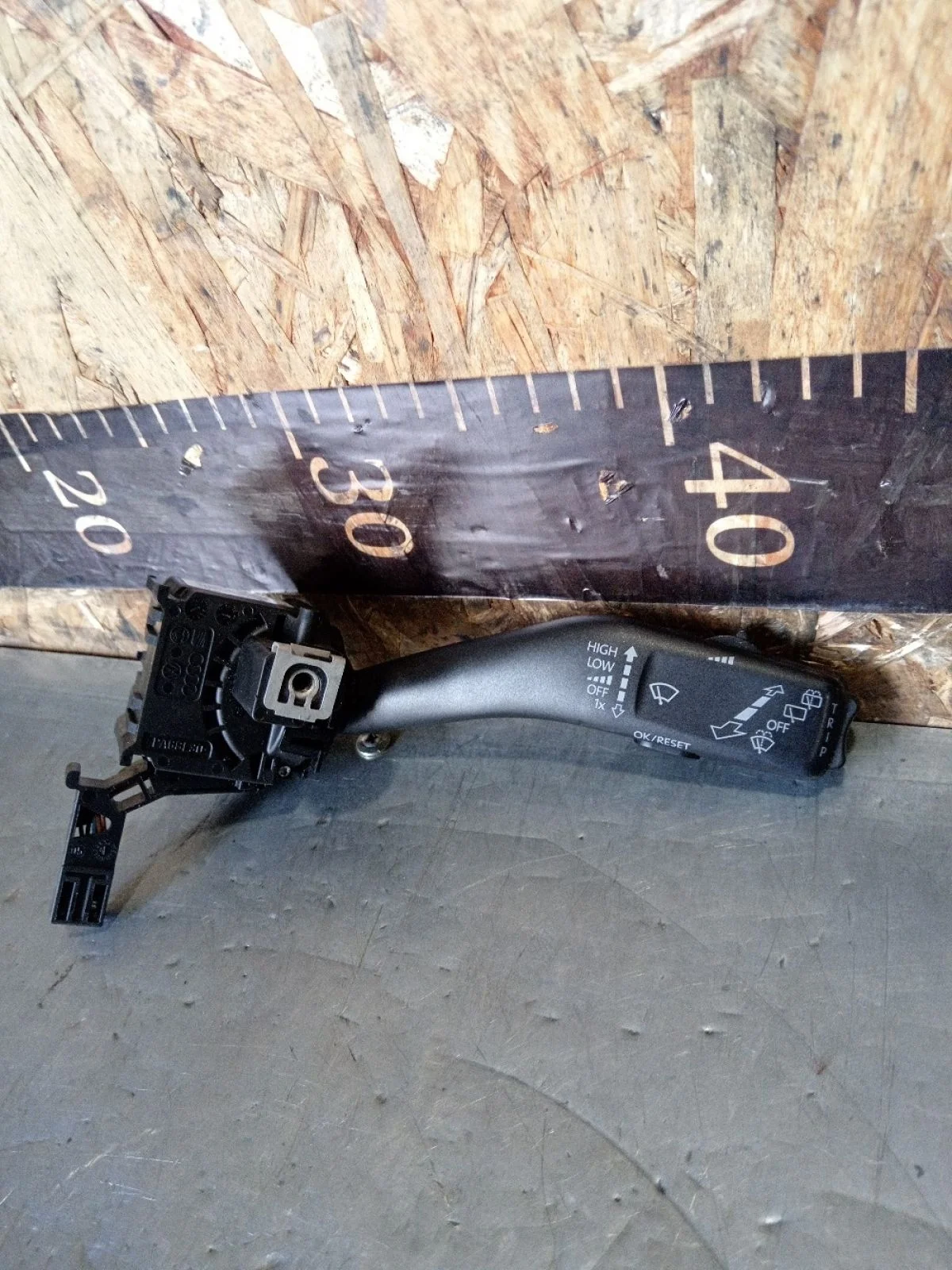 Переключатель стеклоочистителей Skoda Octavia II рестайлинг (2008—2013) 2010 1Z/F9R