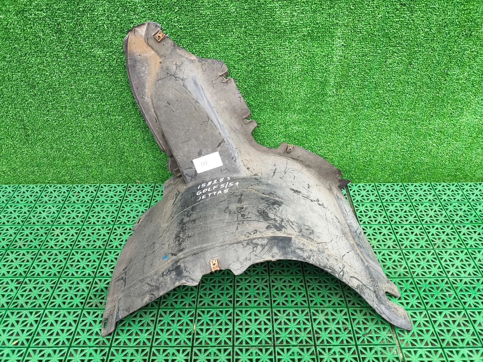 Подкрылок, локер VOLKSWAGEN GOLF 5/5+, JETTA 5 2004- передний левый (передняя часть) б/у GOLF 5(2004-2009);GOLF 5+(2005-2014);JETTA 5(2005-2009)