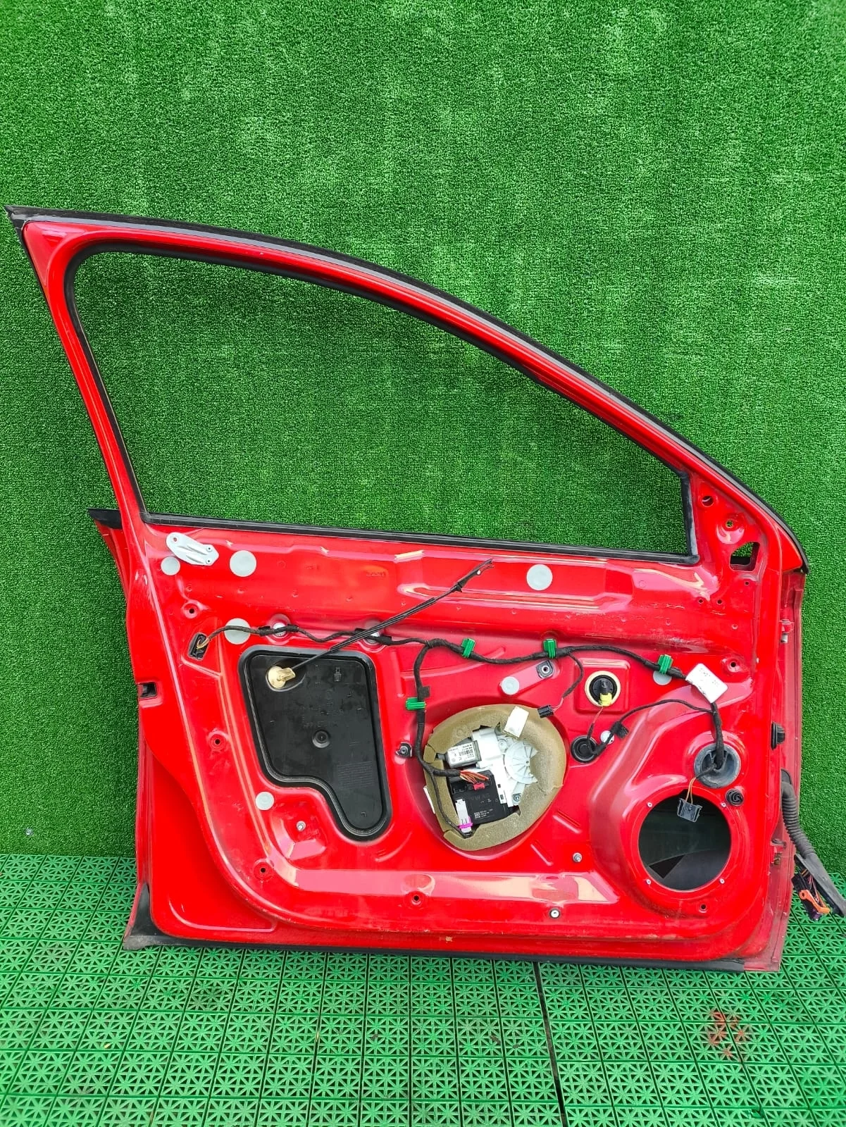 Стеклоподъемник VOLKSWAGEN JETTA 6 2011- передний левый б/у JETTA 6(2011-)