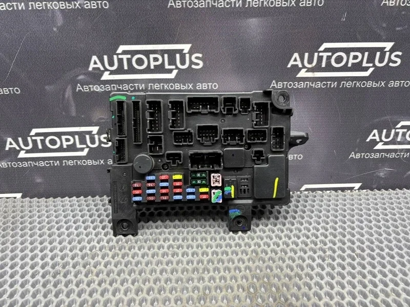 Блок предохранителей салонный Mitsubishi Outlander 3 2013 8637A881 КРОССОВЕР 2.0 4B11