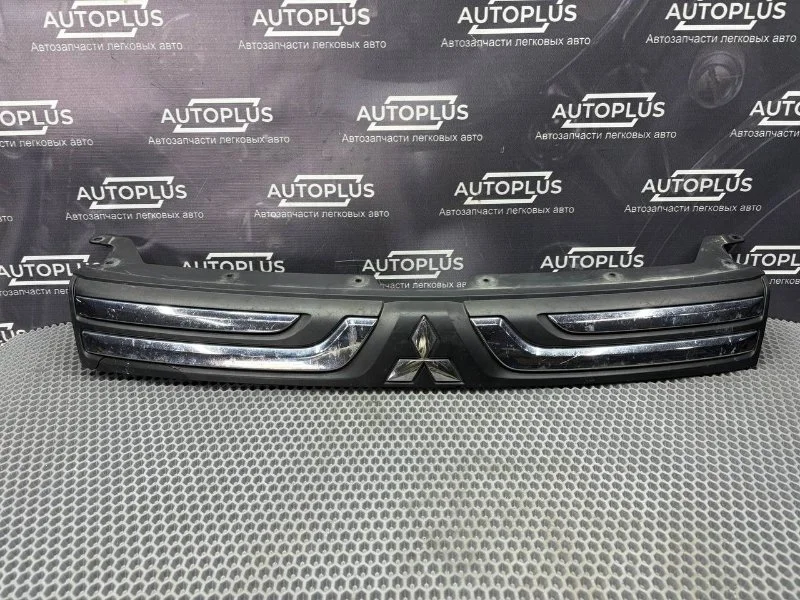 Решетка радиатора Mitsubishi Outlander 3 2013 7405A743 КРОССОВЕР 2.0 4B11