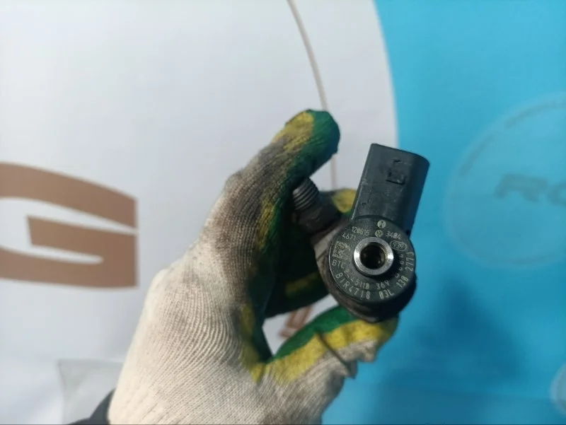 Форсунка топливная Volkswagen TIGUAN 11.09.2012 03L130277J NF CFFB