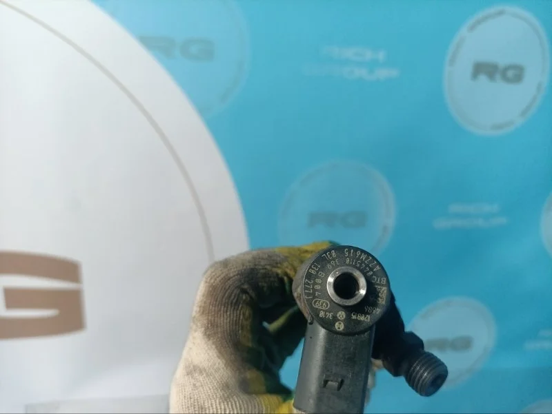 Форсунка топливная Volkswagen TIGUAN 11.09.2012 03L130277J NF CFFB