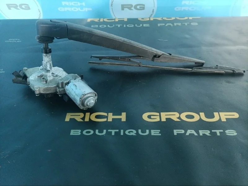 Мотор дворников Kia Carnival 2015 98700A9000 YP D4HB, задний