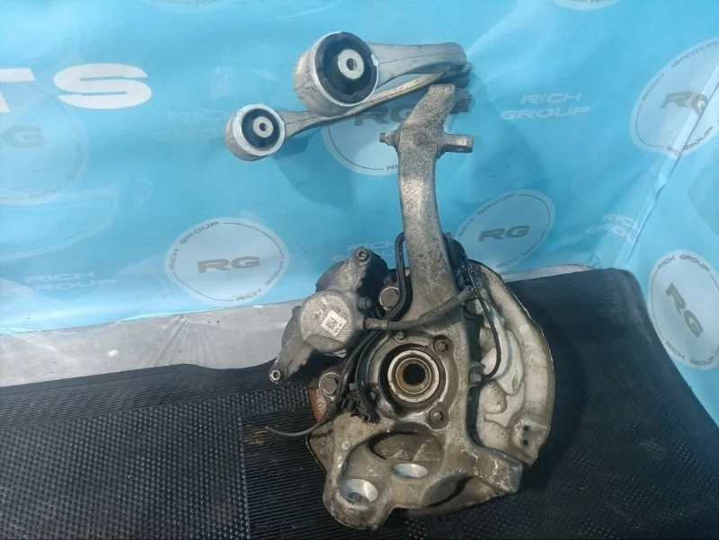 Ступица Mercedes-Benz C-Class 2015 A2053322700 W205 OM 651 DE 22 LA, передняя левая