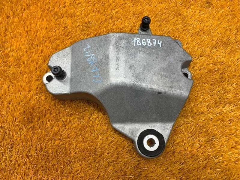 Кронштейн подушки двигателя Mercedes-Benz Cla-Class 2015 A2702230002 X117 270.910, правый