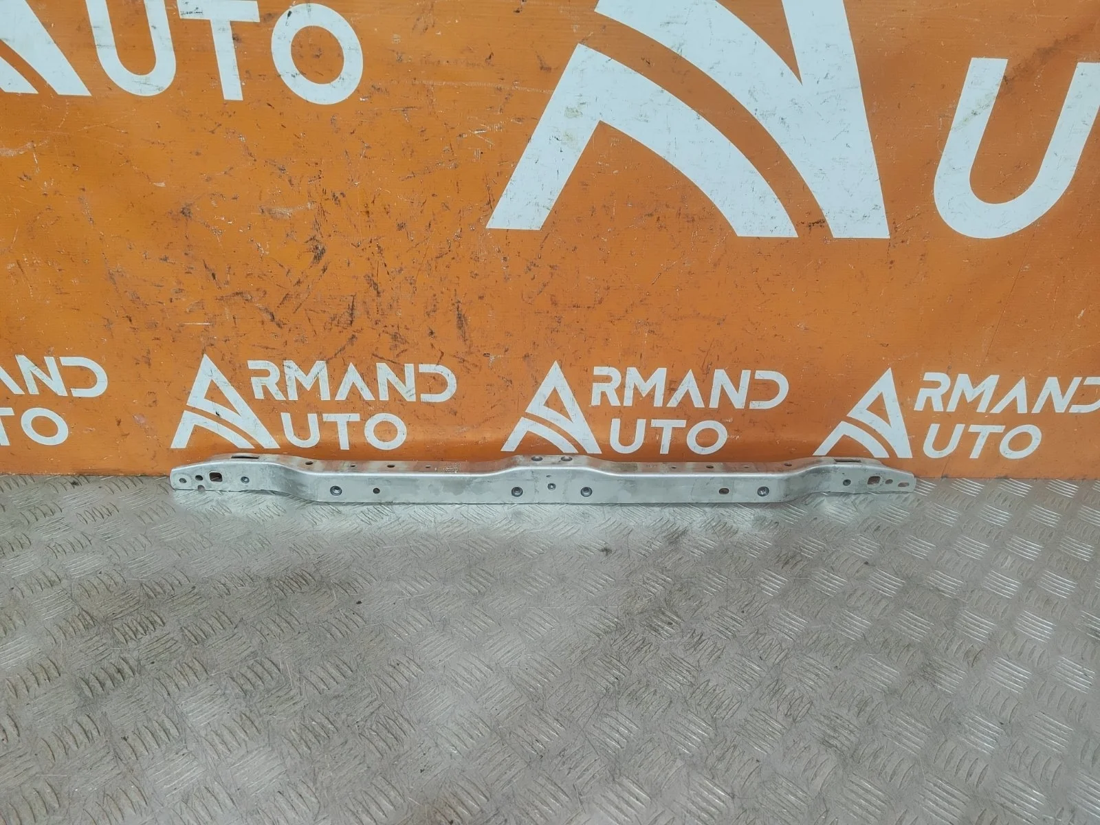 Кронштейн панели передней верхний BMW 3 series 2018-нв G20 G21