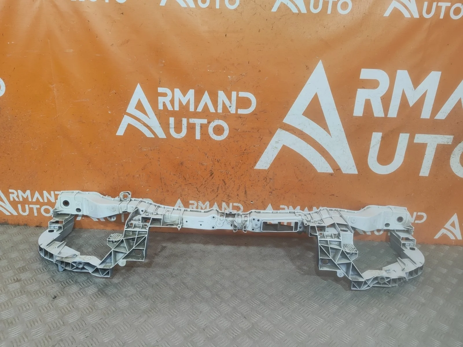 Панель передняя (суппорт радиатора) Ford Focus 2011-2019 3