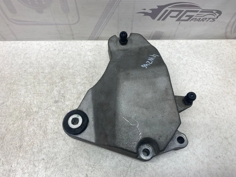 Кронштейн двигателя Mercedes-benz 2014 W246