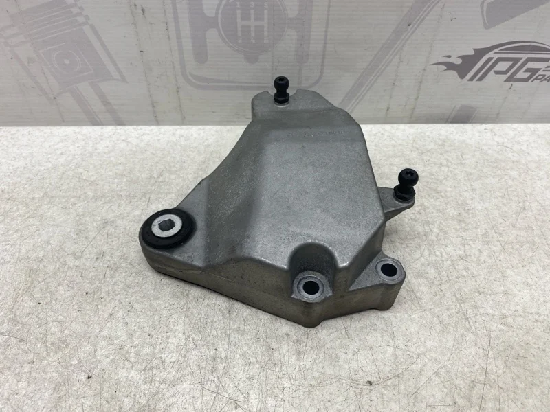 Кронштейн двигателя Mercedes-benz 2016 W246