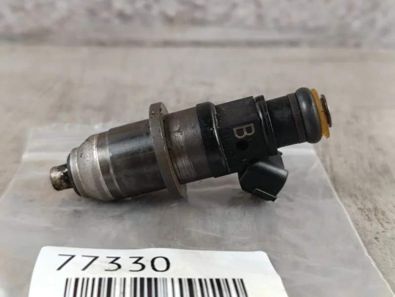 Форсунка топливная Mitsubishi Lancer Cedia 2002 CS5W