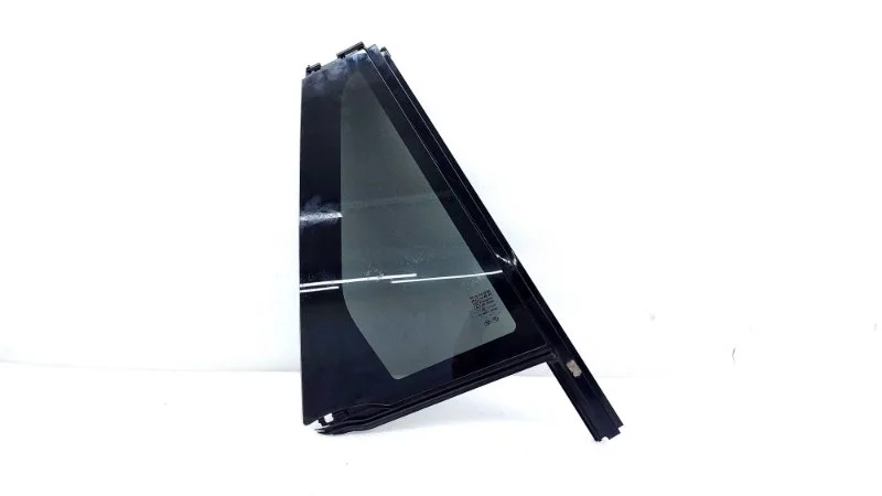 Стекло кузовное глухое, двери (форточка) Range Rover Vogue 2014 L405