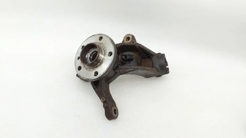 Кулак поворотный Volvo S60 2015