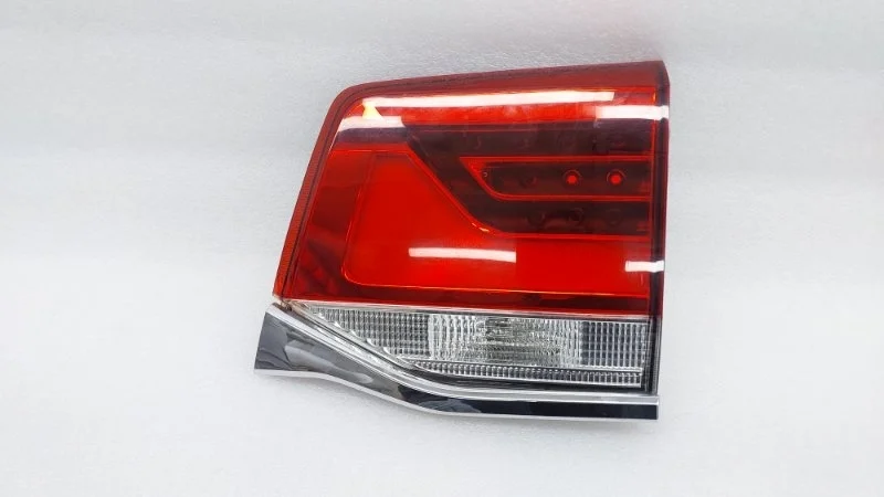 Фонарь Toyota Land Cruiser 2008