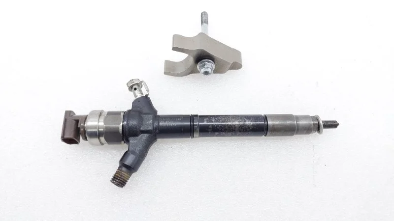Форсунка топливная Toyota Land Cruiser 2008
