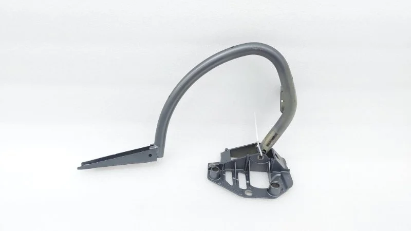 Петля крышки багажника Mercedes-Benz C43 2018 C205