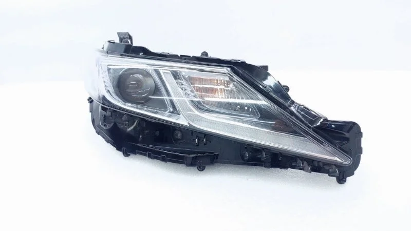 Фара Toyota Camry 2019 70