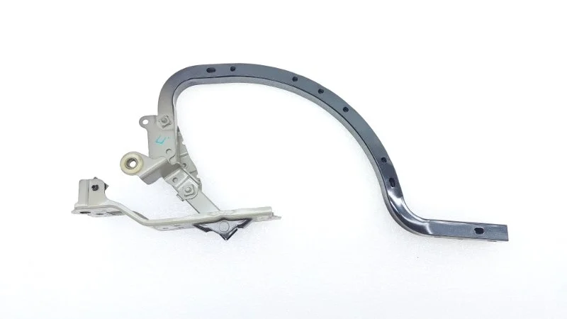 Петля крышки багажника Toyota Camry 2019 70