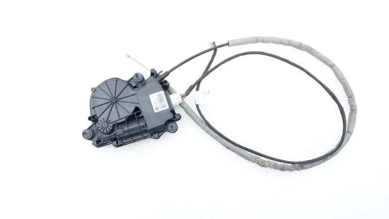 Доводчик двери багажника BMW 5-Series 2012 F10