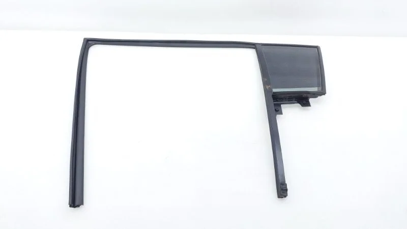 Форточка двери Kia Sportage 2014 SL