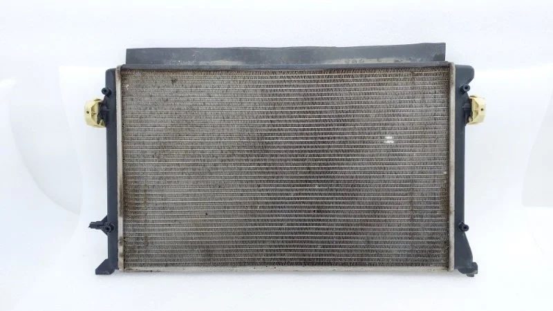 Радиатор основной Volkswagen Caddy 2016 2K