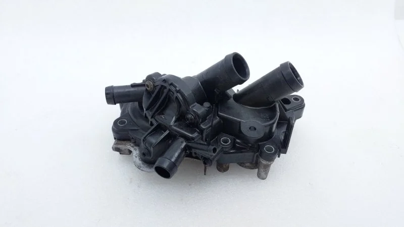 Корпус термостата Volkswagen Caddy 2016 2K