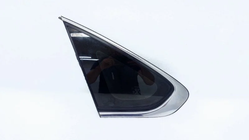 Стекло кузовное глухое Nissan Almera 2017 G15