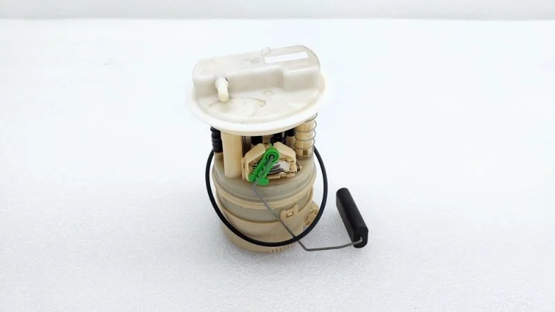 Насос топливный электрический Nissan Almera 2017 G15