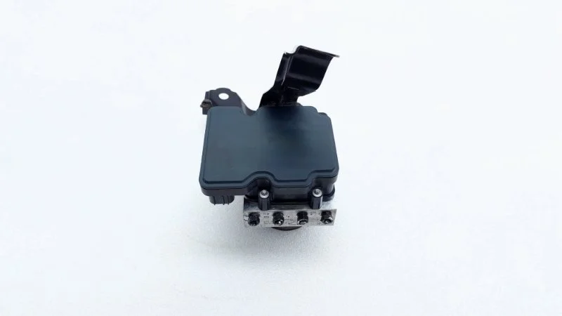 Блок abs (насос) Toyota Camry 2019 70