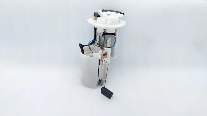 Насос топливный электрический Toyota Camry 2019 70