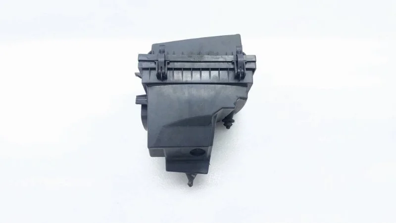 Корпус воздушного фильтра Ford Mondeo 2017 5