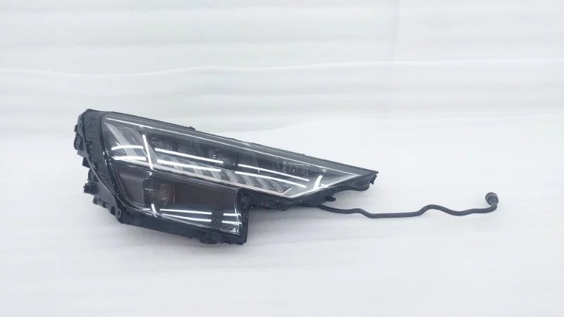 Фара светодиодная Audi Q8 2019 4MN