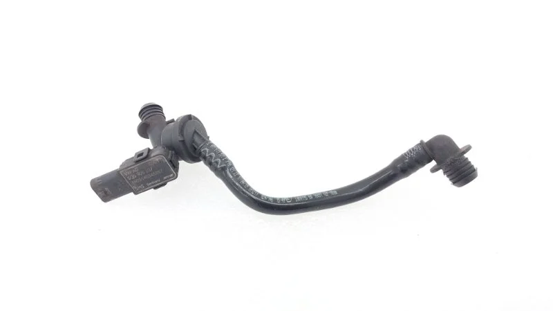 Трубка вакуумная Audi Q8 2019 4MN