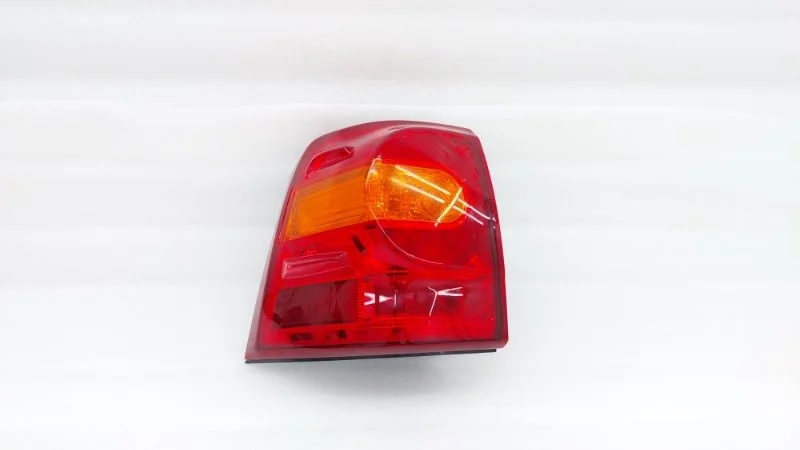 Фонарь Toyota Land Cruiser 2012 200