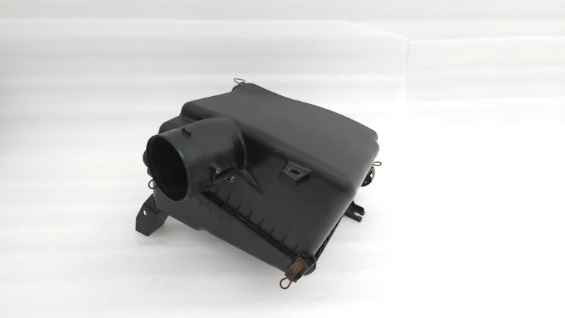 Корпус воздушного фильтра Toyota Land Cruiser 2012 200