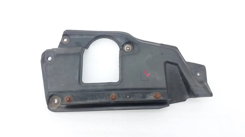 Пыльник бампера Toyota Land Cruiser 2012 200