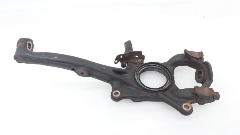 Кулак поворотный Toyota Land Cruiser 2012 200