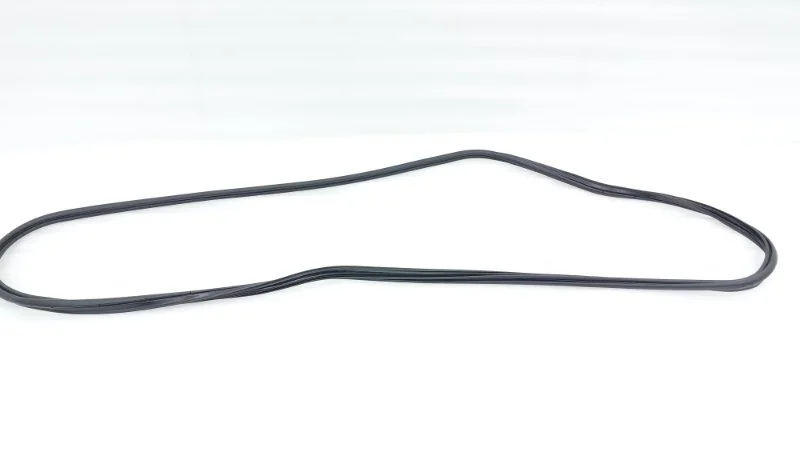 Уплотнитель проема багажника Toyota Land Cruiser 2012 200